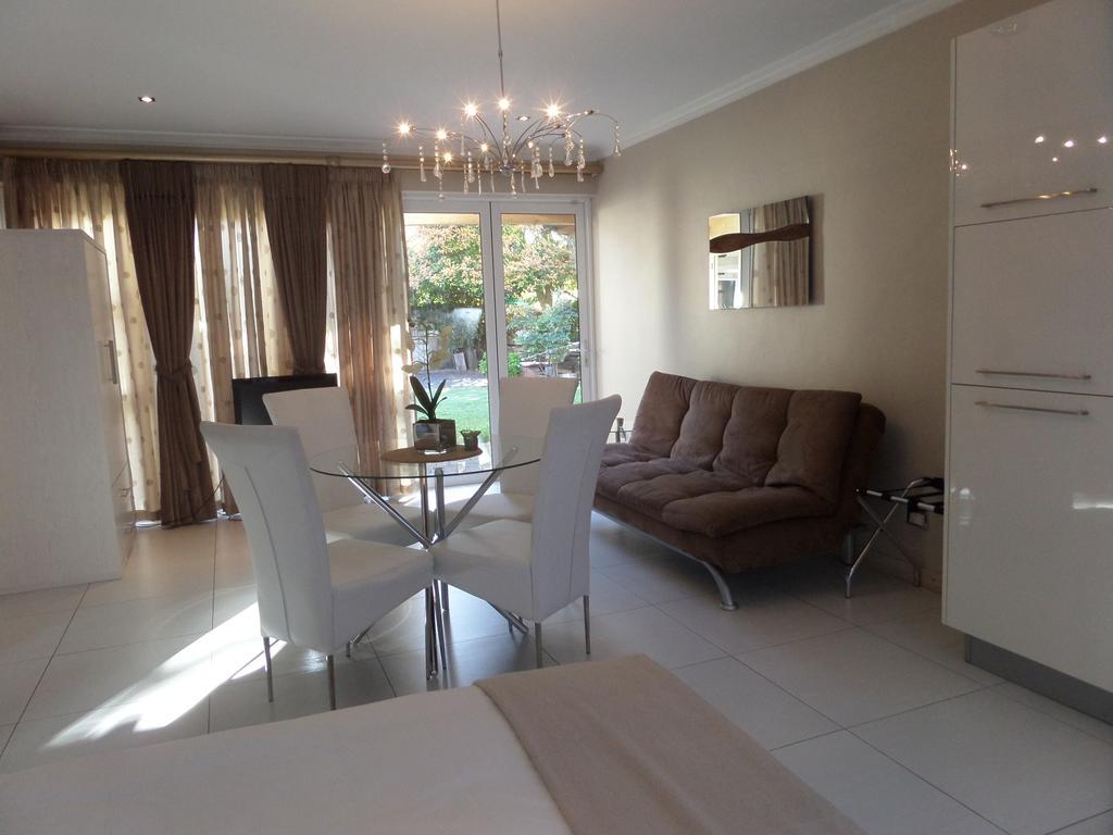 Kasa Nama Hotel Edgemead Ruang foto